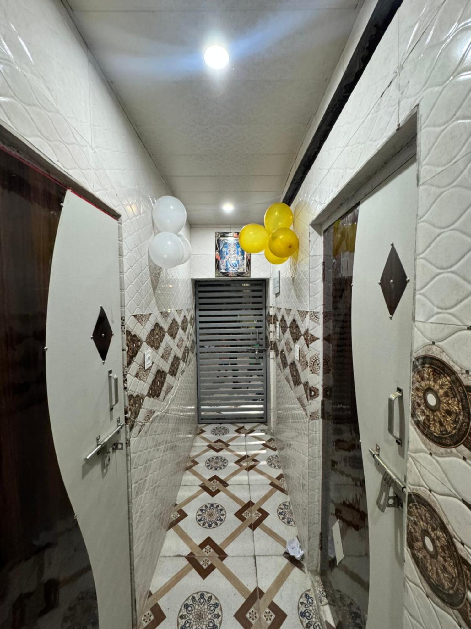 Отель Pakhi Residency Вриндавана Экстерьер фото