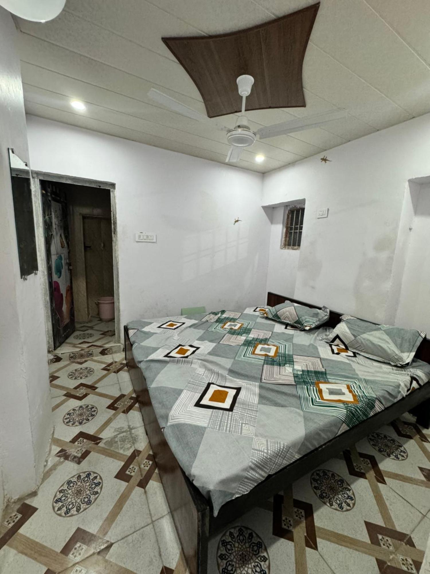 Отель Pakhi Residency Вриндавана Экстерьер фото