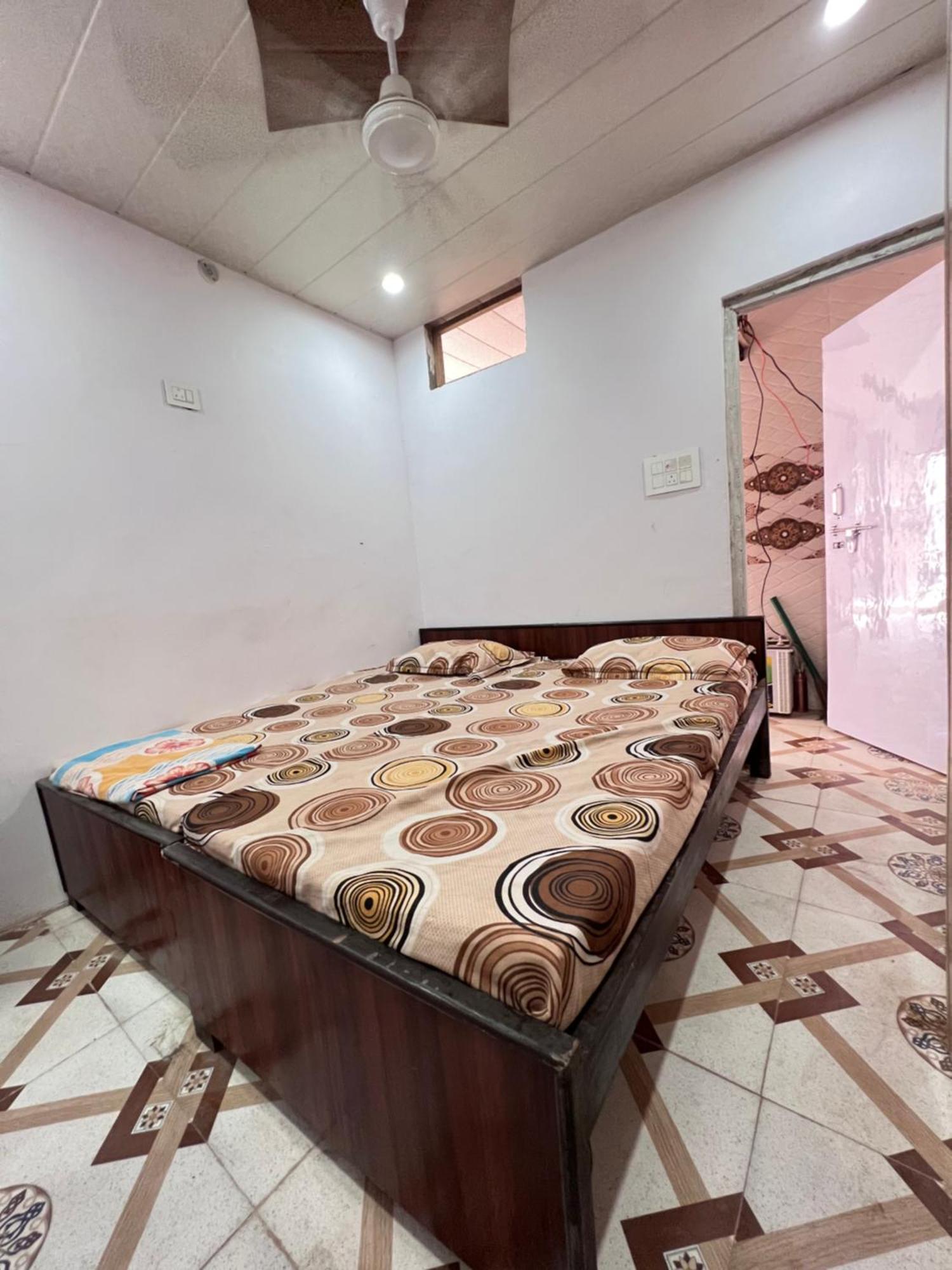 Отель Pakhi Residency Вриндавана Экстерьер фото